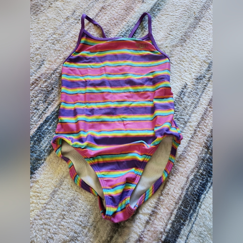 Girls swimsuit